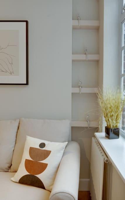 Glamorous Art Deco Flat In Chelsea Лондон Экстерьер фото